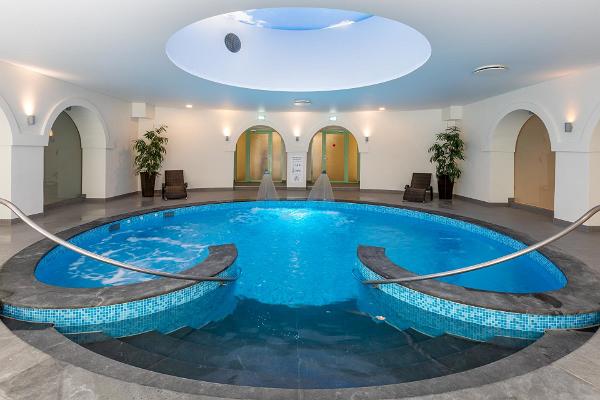 "Hestia Hotel Strand" spa baseins