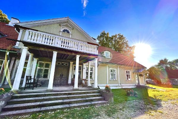 Varbla Museum in Uue-Varbla Manor