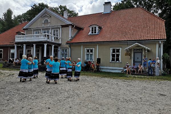 Varbla Museum in Uue-Varbla Manor