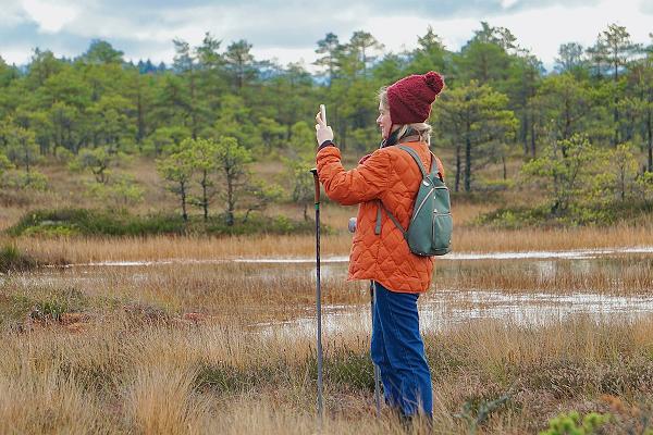 Bog shoeing in Kakerdaja bog