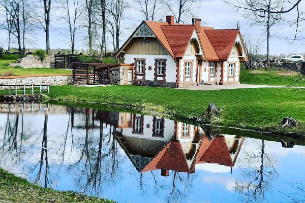 Gardener's House of Luke Manor