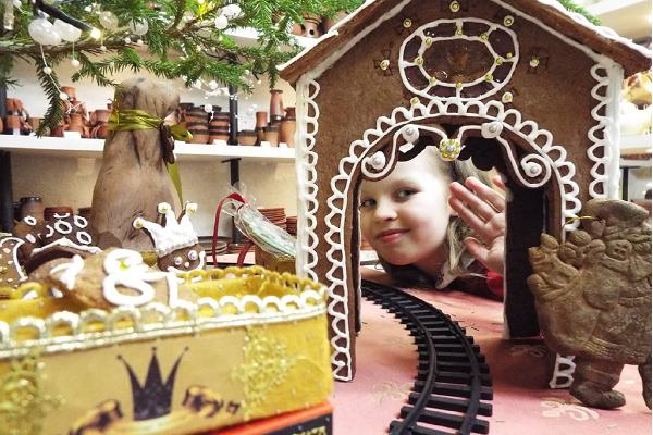 Pepparkakslandet - tillagning av mönstrade pepparkakor