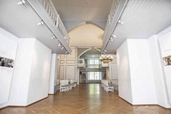 Der Weiße Saal des Museums der Universität Tartu