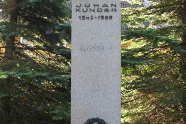 Памятник Юхану Кундеру