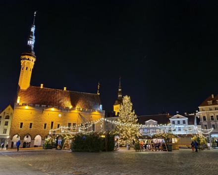 Tallinna vanalinna pühade ekskursioon ja martsipanist trühvlite valmistamise töötuba