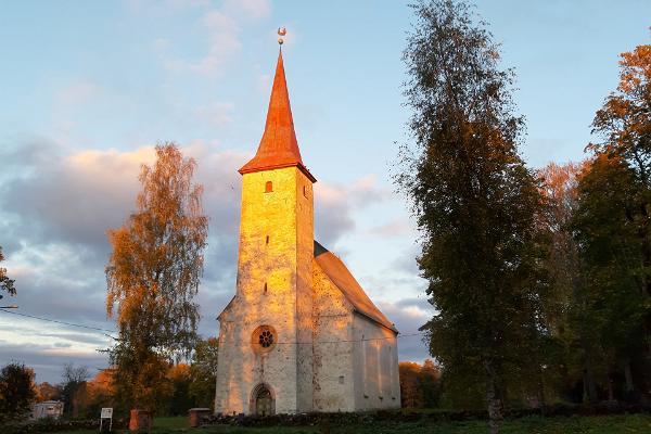 Die Johanniskirche in Suure-Jaani (dt. Groß-St. Johannis)