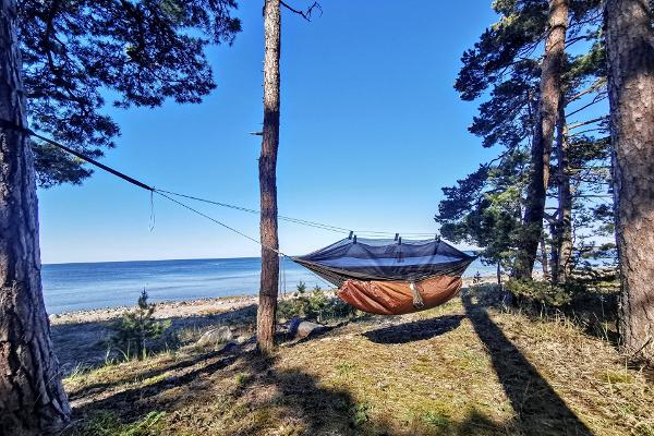 Seikle Vabaks – övernatta i ett trädtält på de vackra platserna i Pärnu län