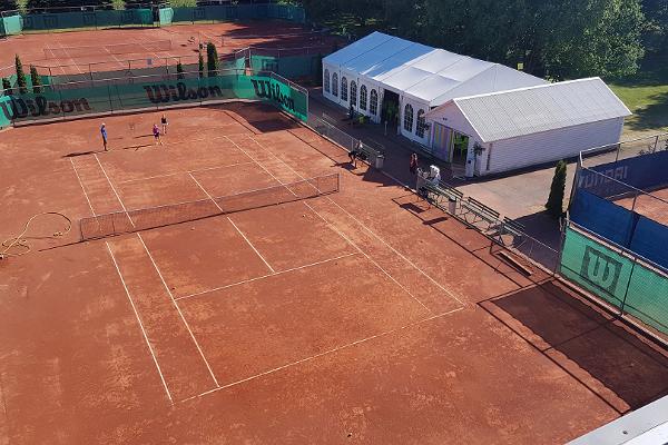 Tennishalle von Pärnu