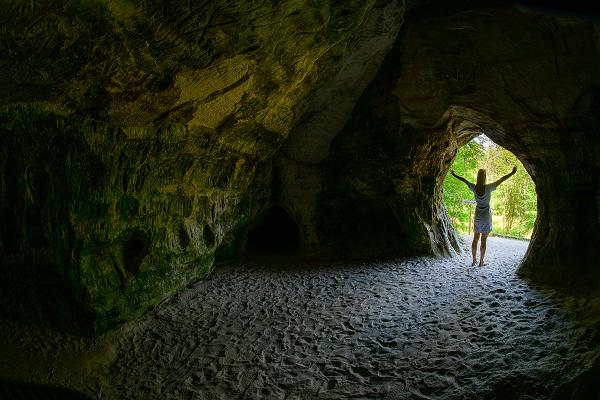 Helme caves