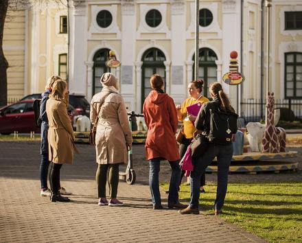 Virtuelle Tour der Stadt Tartu: Bogenbrücke und Fluss Emajõgi, Grün und der Fluss