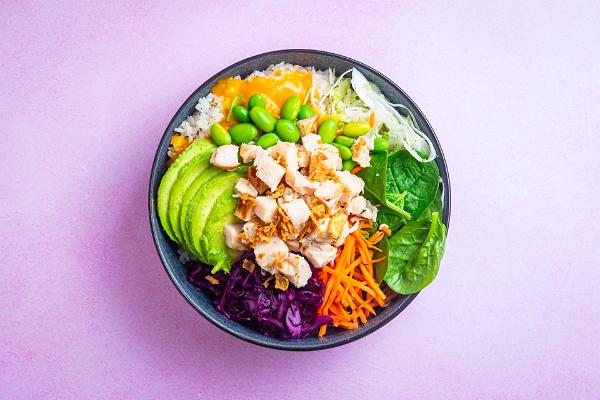 Poke Bowl Tartu Kvartal, värvikirev kausitäis tasakaalustatud tervist