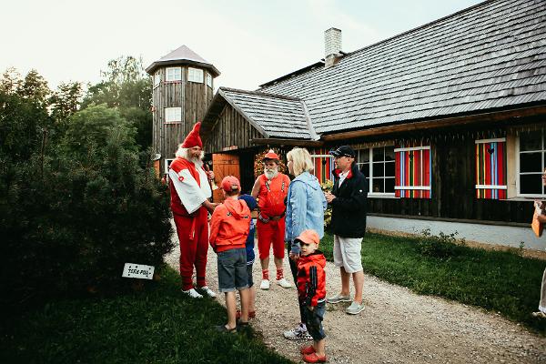 Экскурсия во время семейного отдыха в Эстонии
