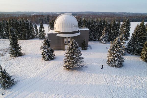 Snöiga utsikter över Tartu Universitets Observatorium