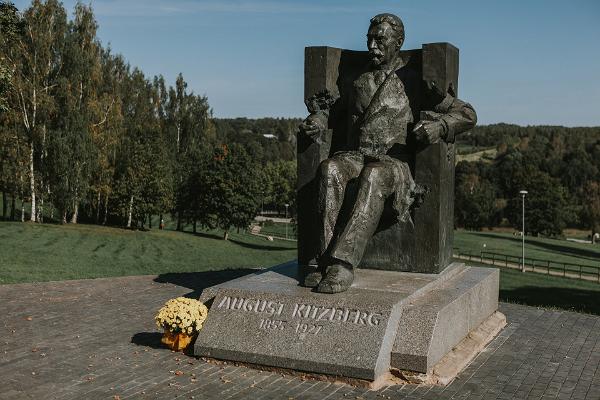Augusta Kitzberga piemineklis