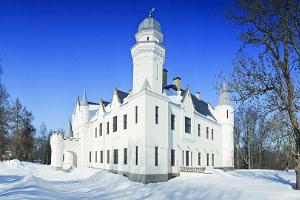 Замок Алатскиви снежной зимой