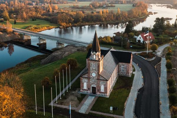 Церковь-памятник эстонским воинам в Тори