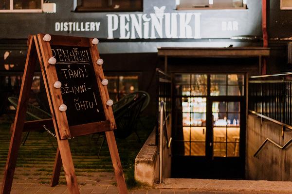 Fabrikstur och prövning på Peninuki Distillery