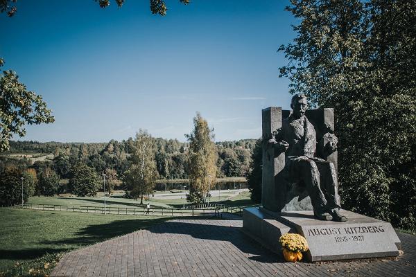 August Kitzbergi monument (August Kitzberg Denkmal)