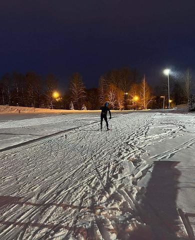 Tähtvere Park lighted ski trails and a skier