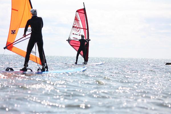 Surfhunt, Windsurfschulungen, Surflehre - viel Freude von Wasser und Sport!