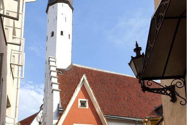 Audio guide in Tallinn Old Town – a walking tour with iPod for rent in Tallinn Tourist Information Centre