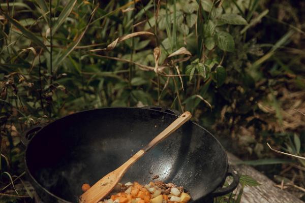 Canoe trip to a bog restaurant