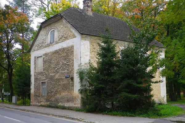 Ehemaliges Wohnhaus für Dienstboten auf Gutshof Tähtvere