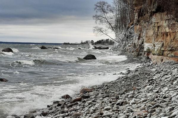 Hidden gems of Northern Estonia: coastal cliffs, waterfalls and Paldiski