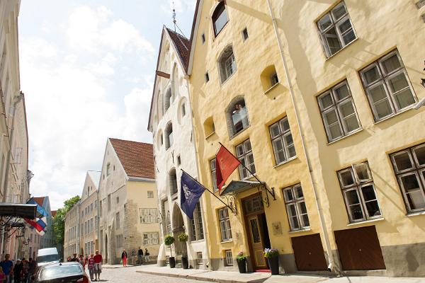 Tallinna keskaegsed elamud