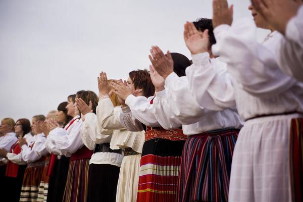 Vilka spännande händelser har skett i Estland under de senaste 100 åren?