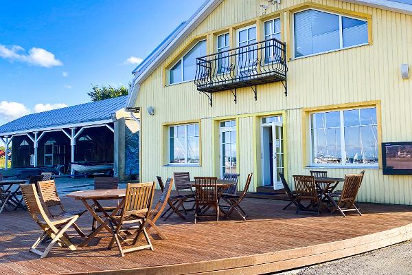 AaBlu Resort – accommodation in Veskiviigi harbour
