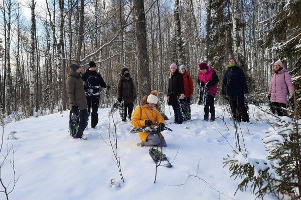 Nature Tours Estonian talvinen lumikenkäretki Emajoen-Suursuon talviteille