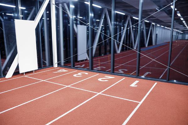 Running tracks in the glass gallery