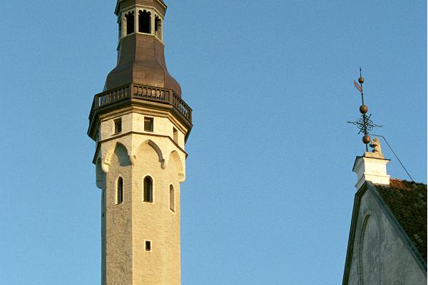 Rathausturm und Vana Toomas (dt. der alte Thomas)