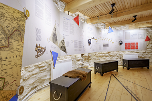 Võivere tuuliku külastuskeskuses olev näitus räägib loo UNESCO maailmapärandi nimekirja kantud Struve geodeetilise kaare mõõtmisest