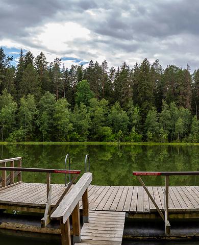 Lake Vaikne in Elva near the Nature Energy Trail