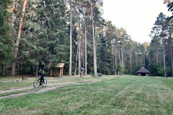 Elvas senlejas pārgājienu taka un Illi telšu zona 