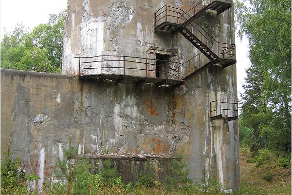 RMK Nordstrecke auf Naissaar, Küstenbatterie Nr. 10b auf Naissaar