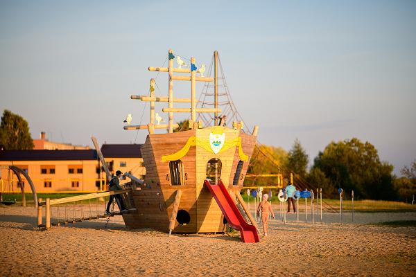Tamula beach promenade playground