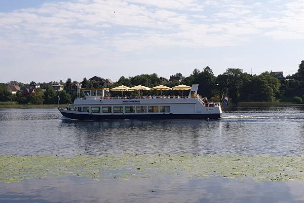 Motorschiff Caroline - Schiffstouren auf dem Fluss Narva