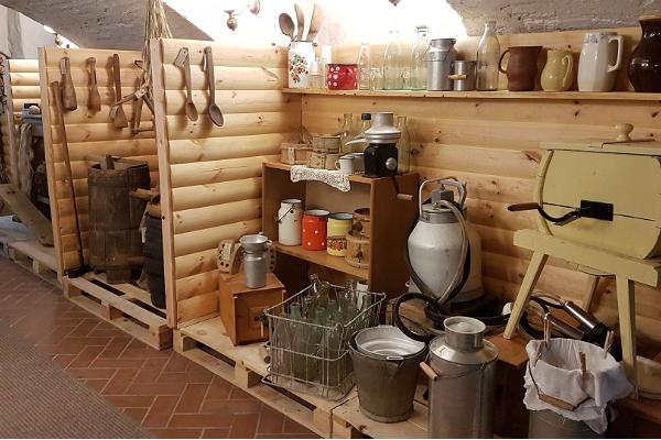 Kolga museum Milk farmers tools