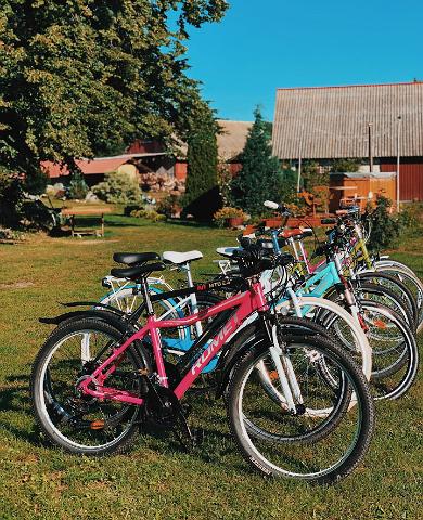 Cykeluthyrning på Sepa-gårdens hemlogi på Kynö 
