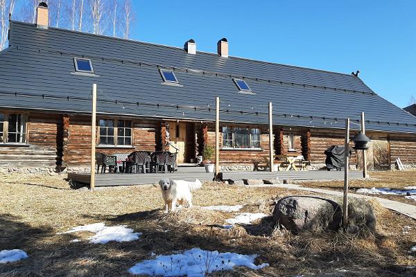 Raistiko Holiday Farm's Threshing Barn