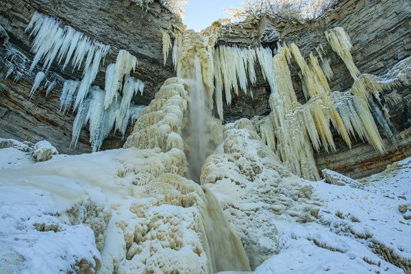 Самый высокий водопад Эстонии Валасте зимой