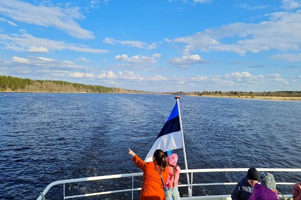 Motorkuģis Caroline - izbraucieni ar kuģīti pa Narvas upi