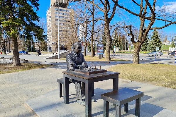 Statue of Paul Keres 