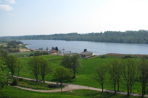 Badstranden vid Viljandi sjö