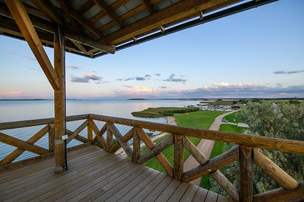 Fågelskådningstornet på Räpina polders bevarandeområde