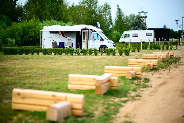 Fågelskådningstornet på Räpina polders bevarandeområde