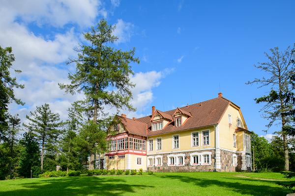 Schloss Cantervilla (Gutshof Pikajärve)